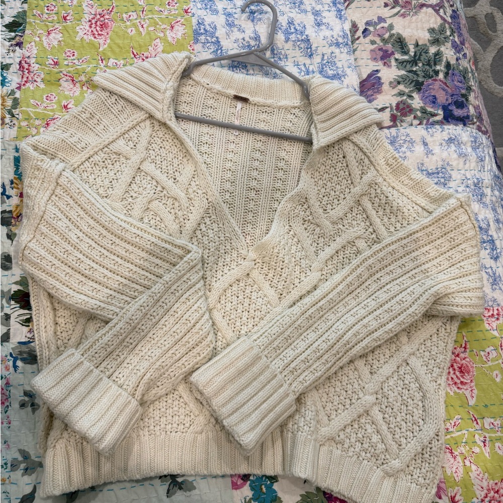 Free People Cream Cable-Knit V-Neck Pullover